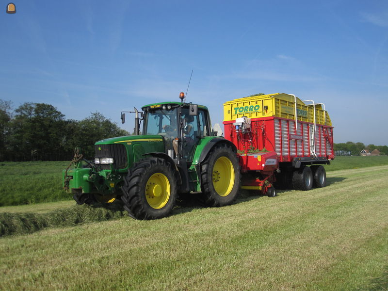 Tractor + silagewagen 3x Pöttinger torro 5100